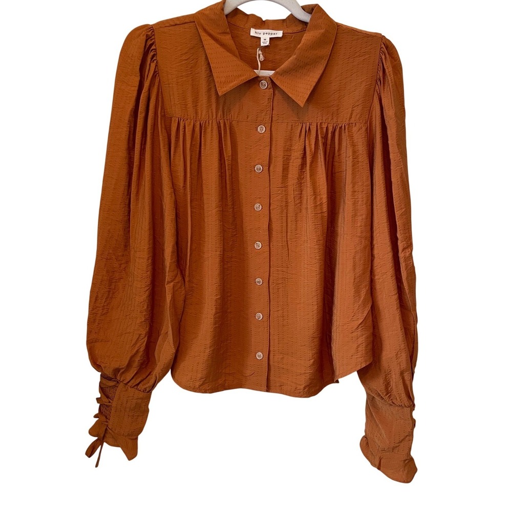 Blu Pepper Size M Rust Puff Sleeve Button Front Blouse Smocked Lace Up Cuffs‎
